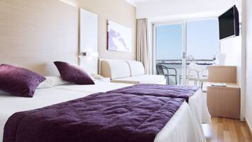 Schreibtisch, Verdunkelungsvorhänge, Bügeleisen/Bügelbrett, Bettwäsche