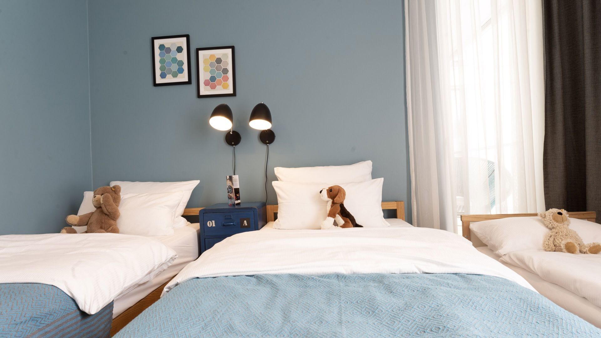 Luxe beddengoed, een minibar, een kluis op de kamer