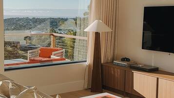 Apartment, 2 Bedrooms, Non Smoking, Ocean View | Living area | Smart TV