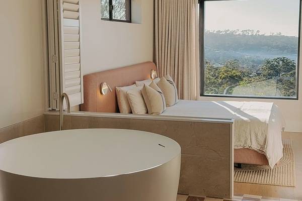 Departamento, 2 habitaciones, para no fumadores, vista al océano | Ropa de cama de alta calidad, minibar y tabla de planchar con plancha