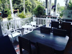 Sarapan Inggeris setiap hari (THB 150 seorang) 