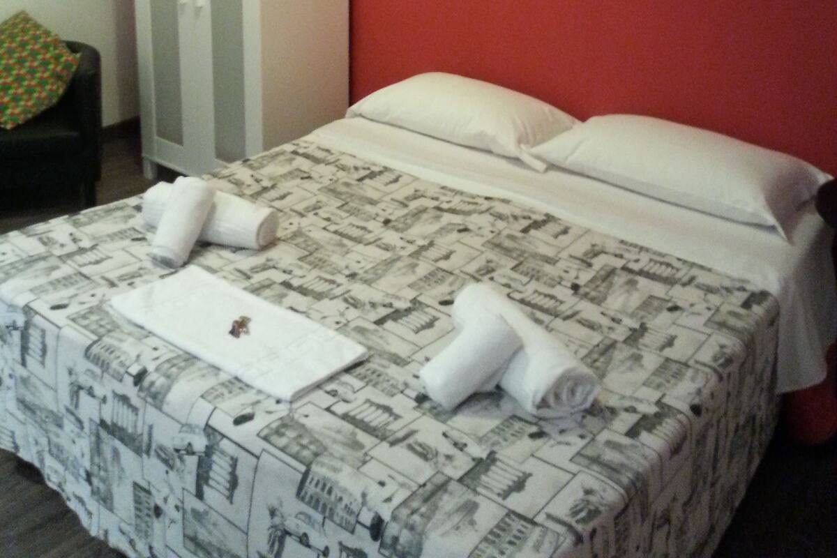 Double Room | Premium bedding, minibar, blackout drapes
