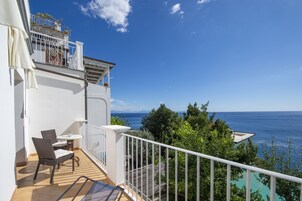 Habitación doble superior, vistas al mar | Vistas al agua