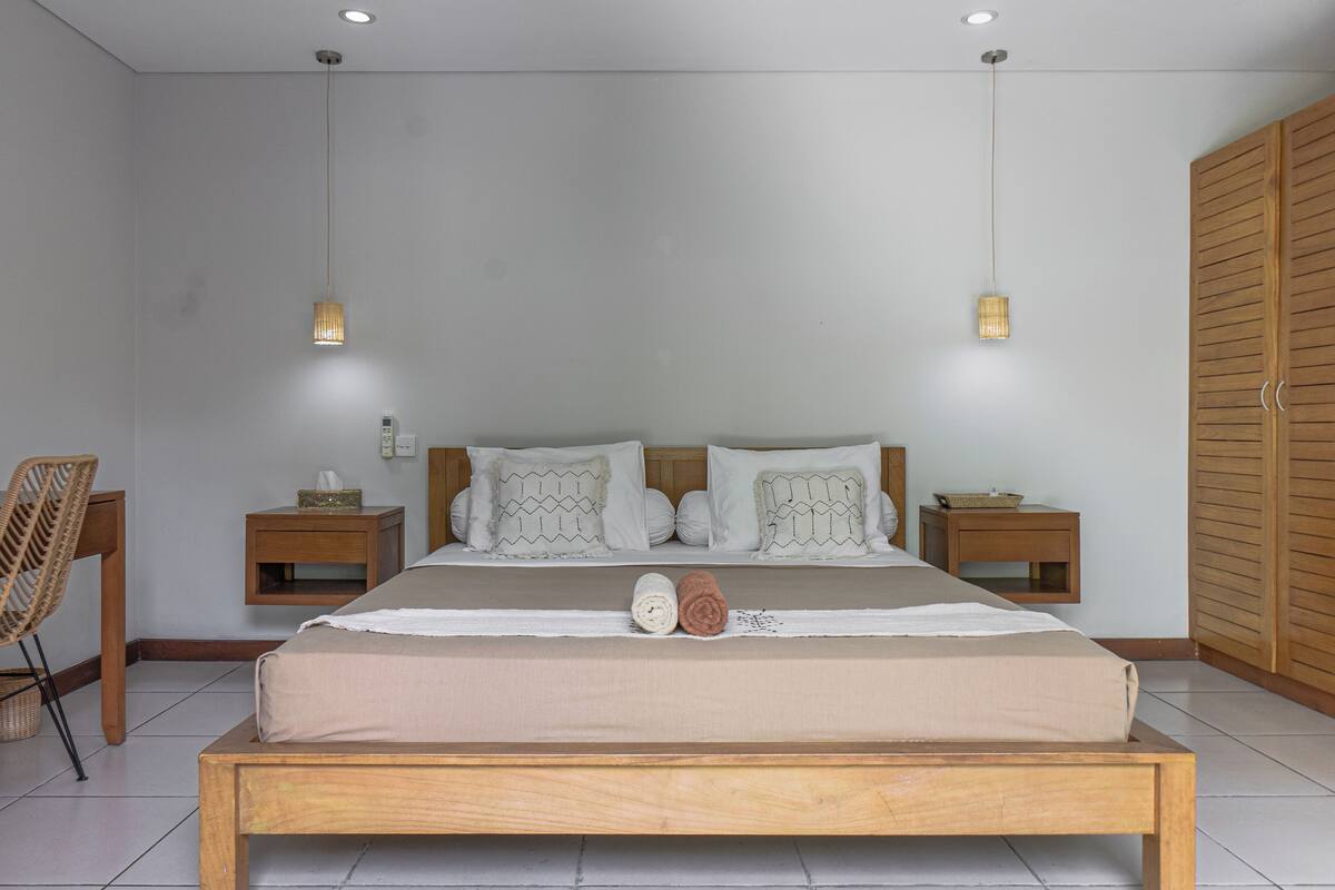1 bedroom, in-room safe, desk, laptop workspace