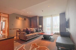 Daunenbettdecken, Minibar, Zimmersafe, Schreibtisch