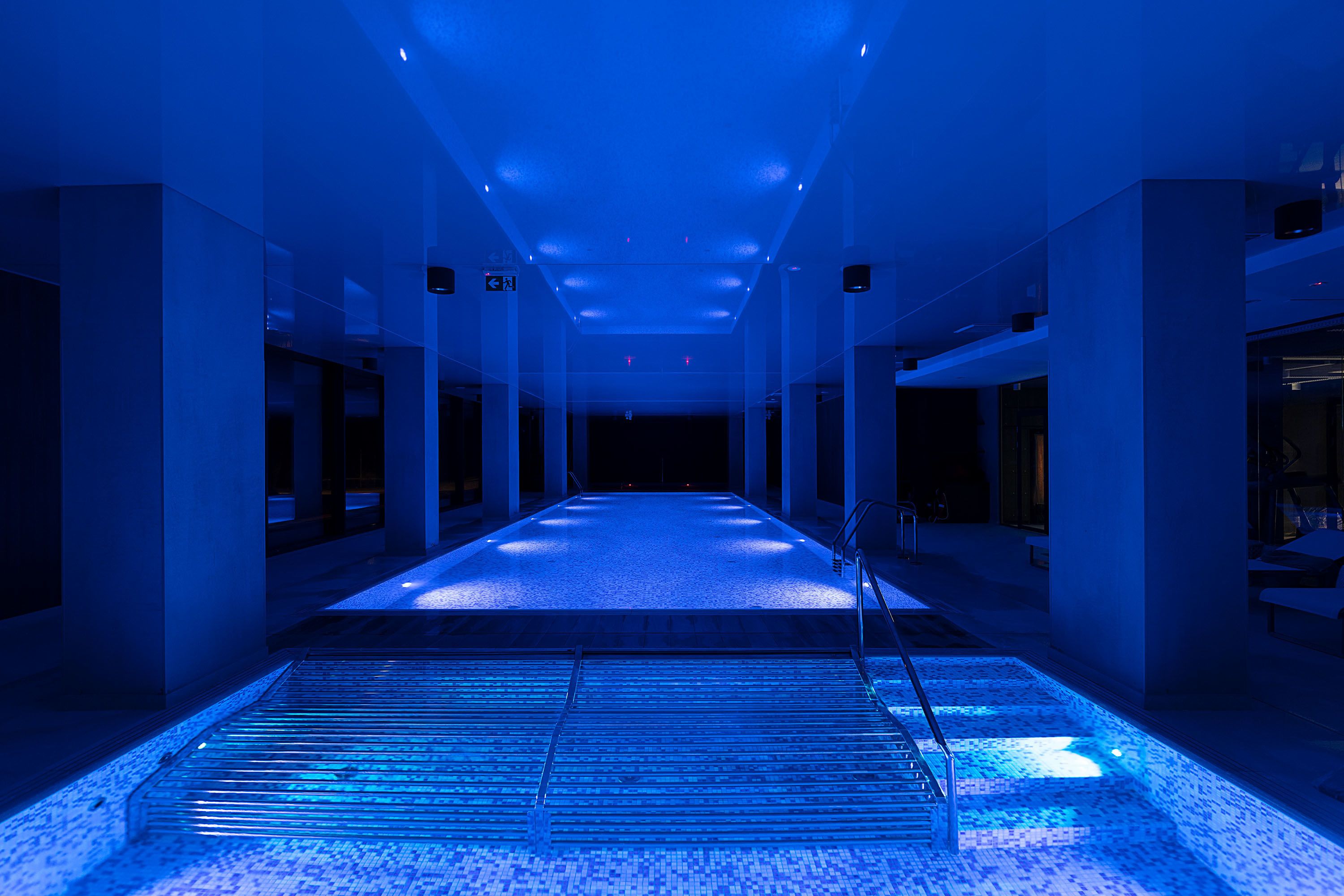 3 Innenpools, Außenpool (je nach Saison geöffnet), Liegestühle