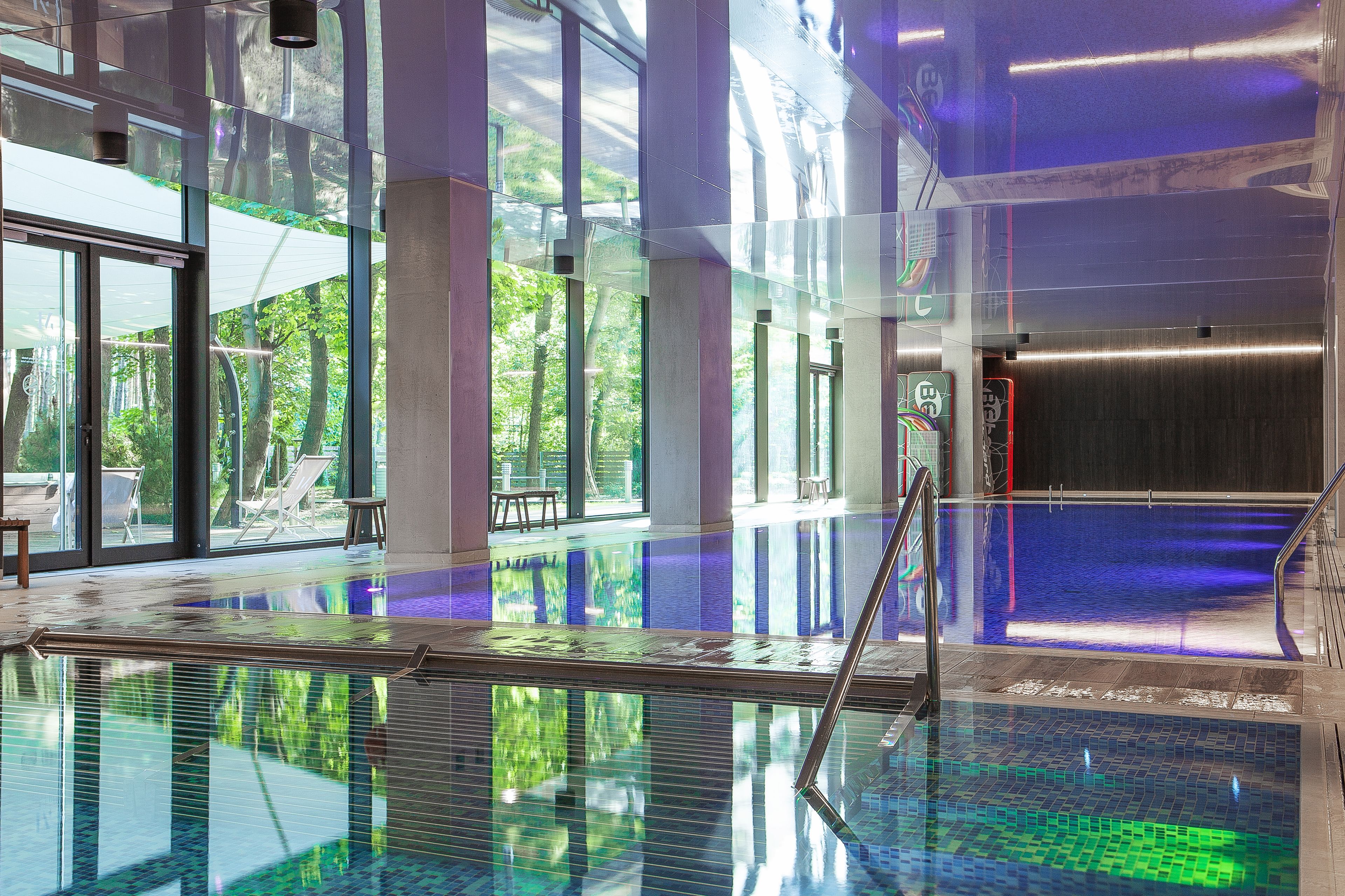 3 indoor pools, seasonal outdoor pool, pool loungers