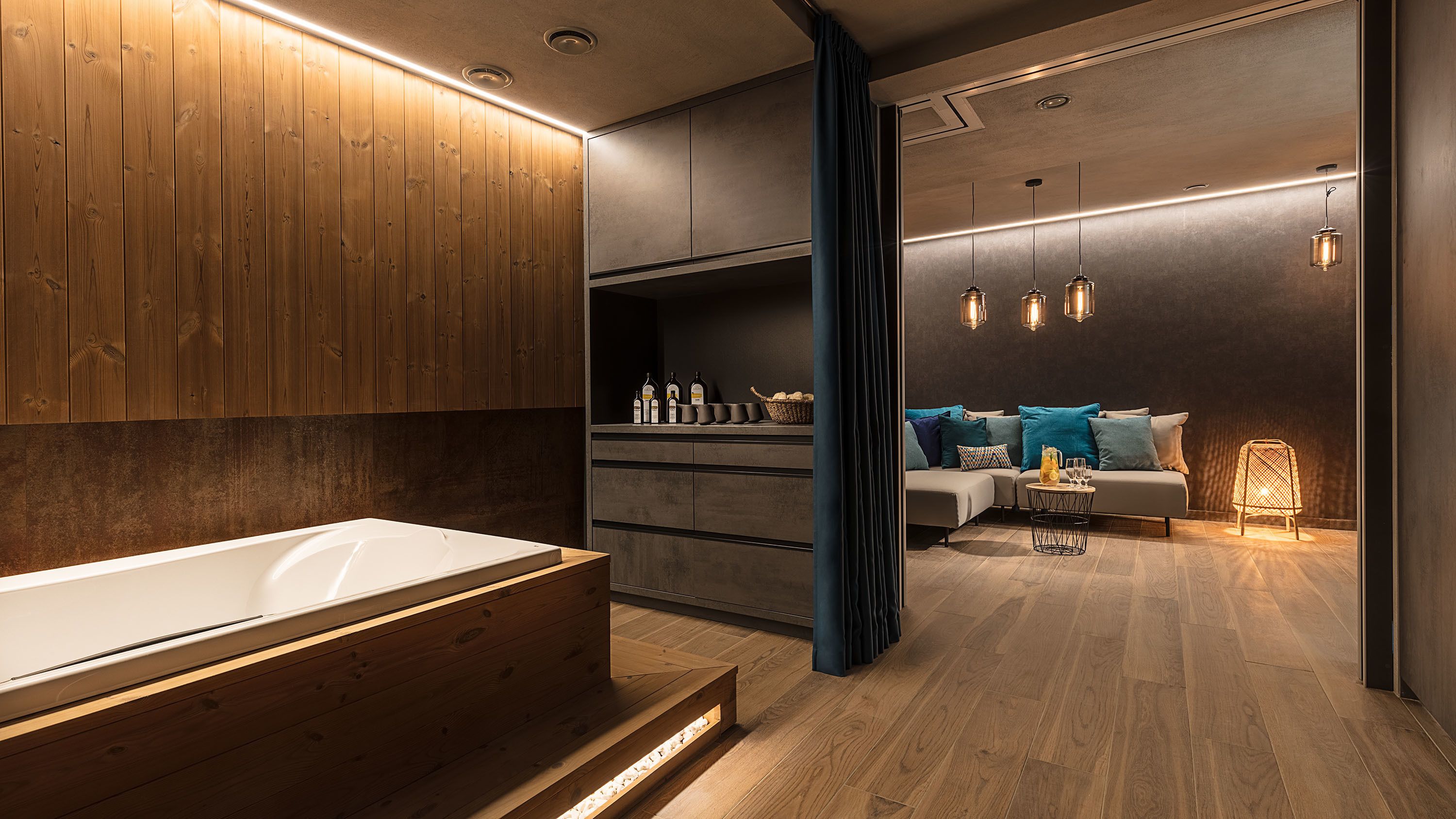 couples treatment room(s), sauna, hot tub, steam room