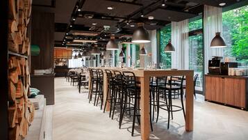 2 Restaurants; Frühstück, Mittagessen und Abendessen werden serviert
