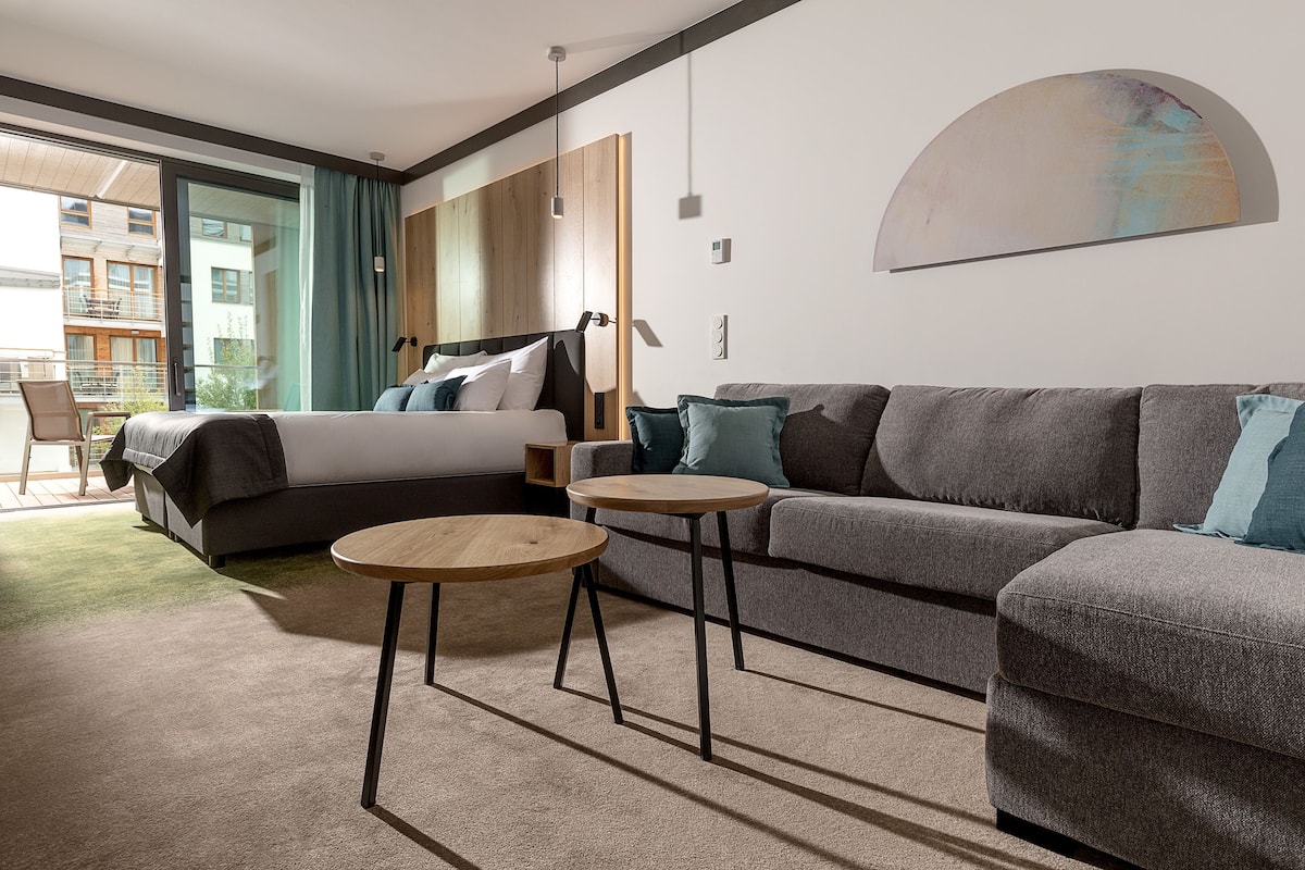 Superior Family Room | Két bảo mật tại phòng, màn/rèm cản sáng, phòng cách âm 