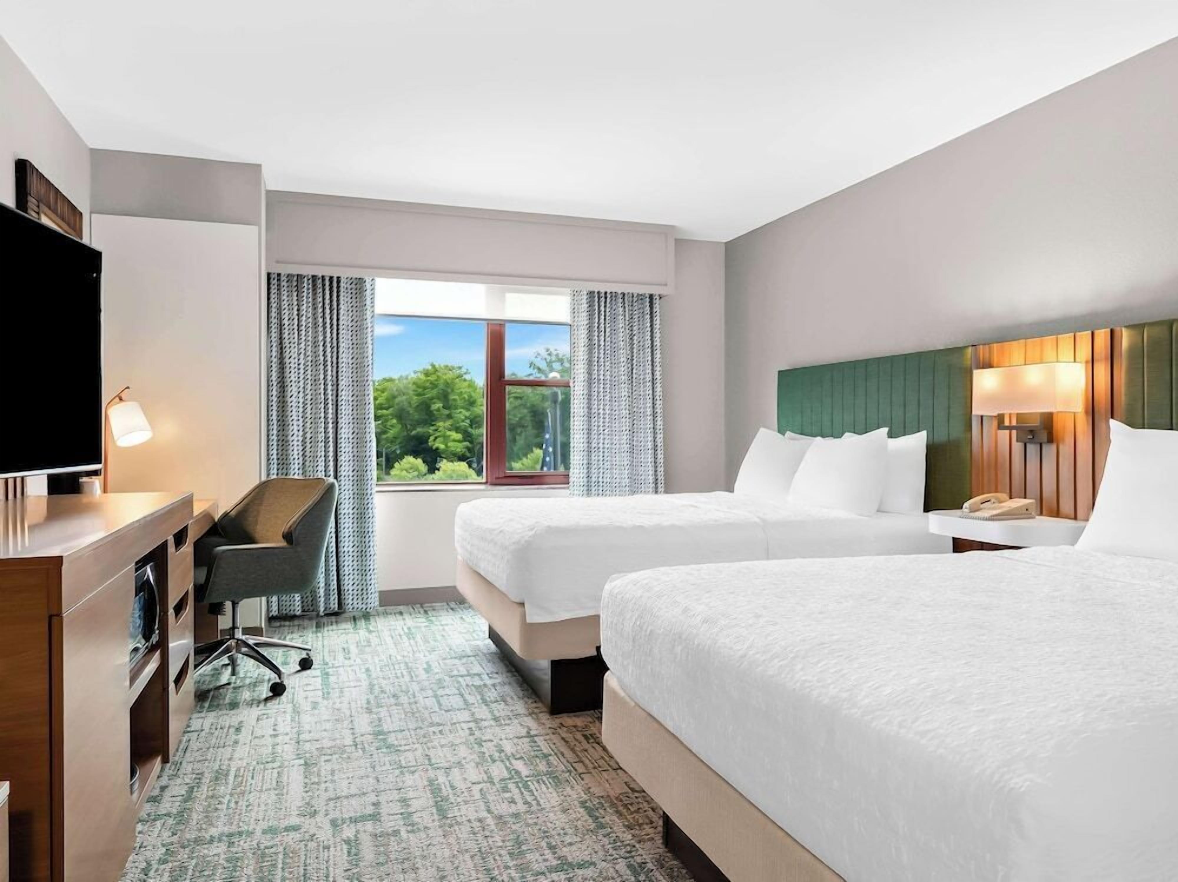 Premium bedding, in-room safe, desk, blackout curtains