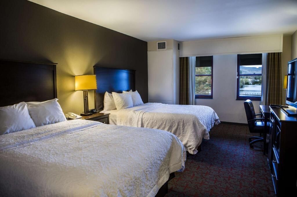 Premium bedding, in-room safe, desk, blackout curtains