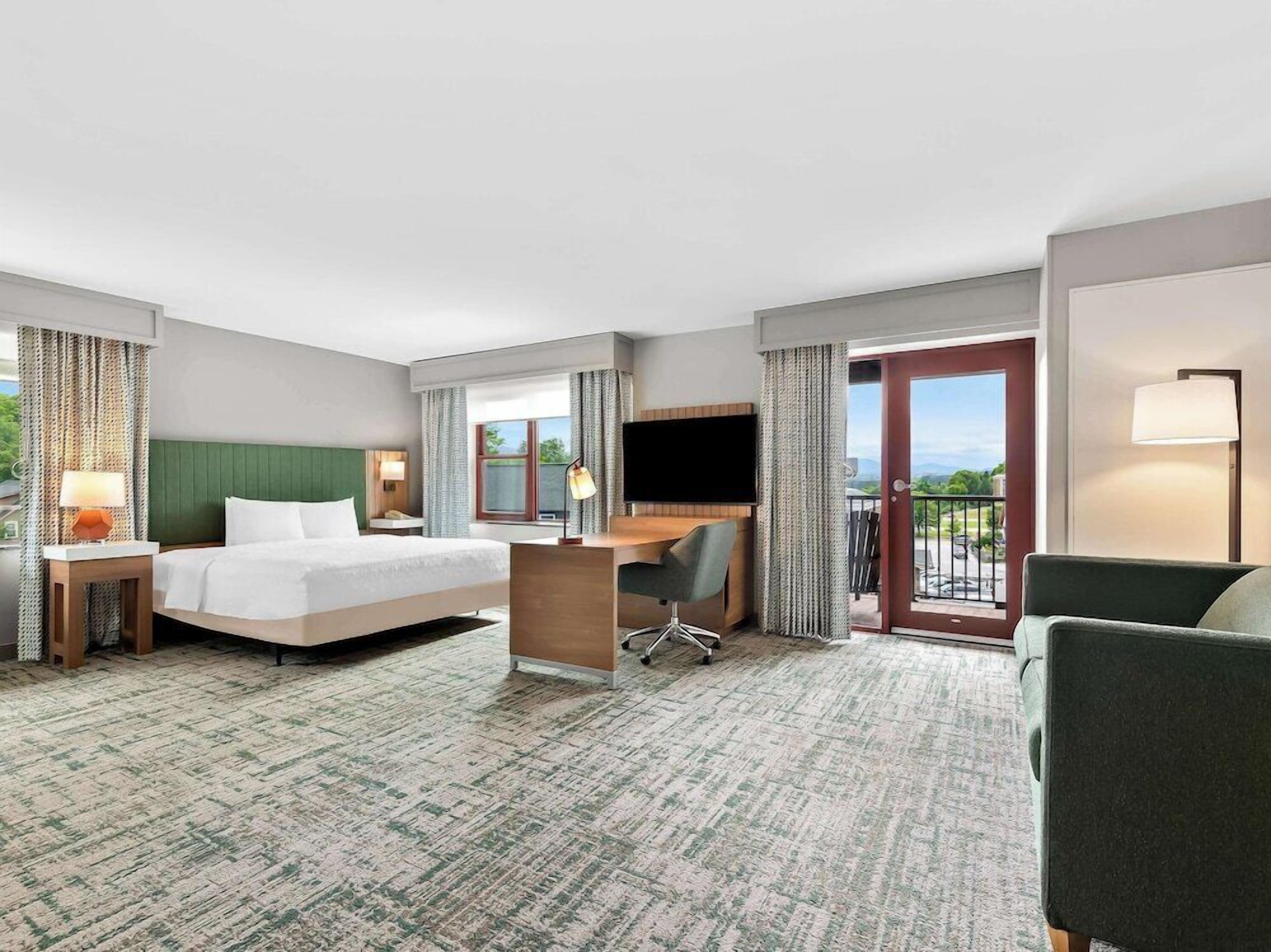 Premium bedding, in-room safe, desk, blackout curtains