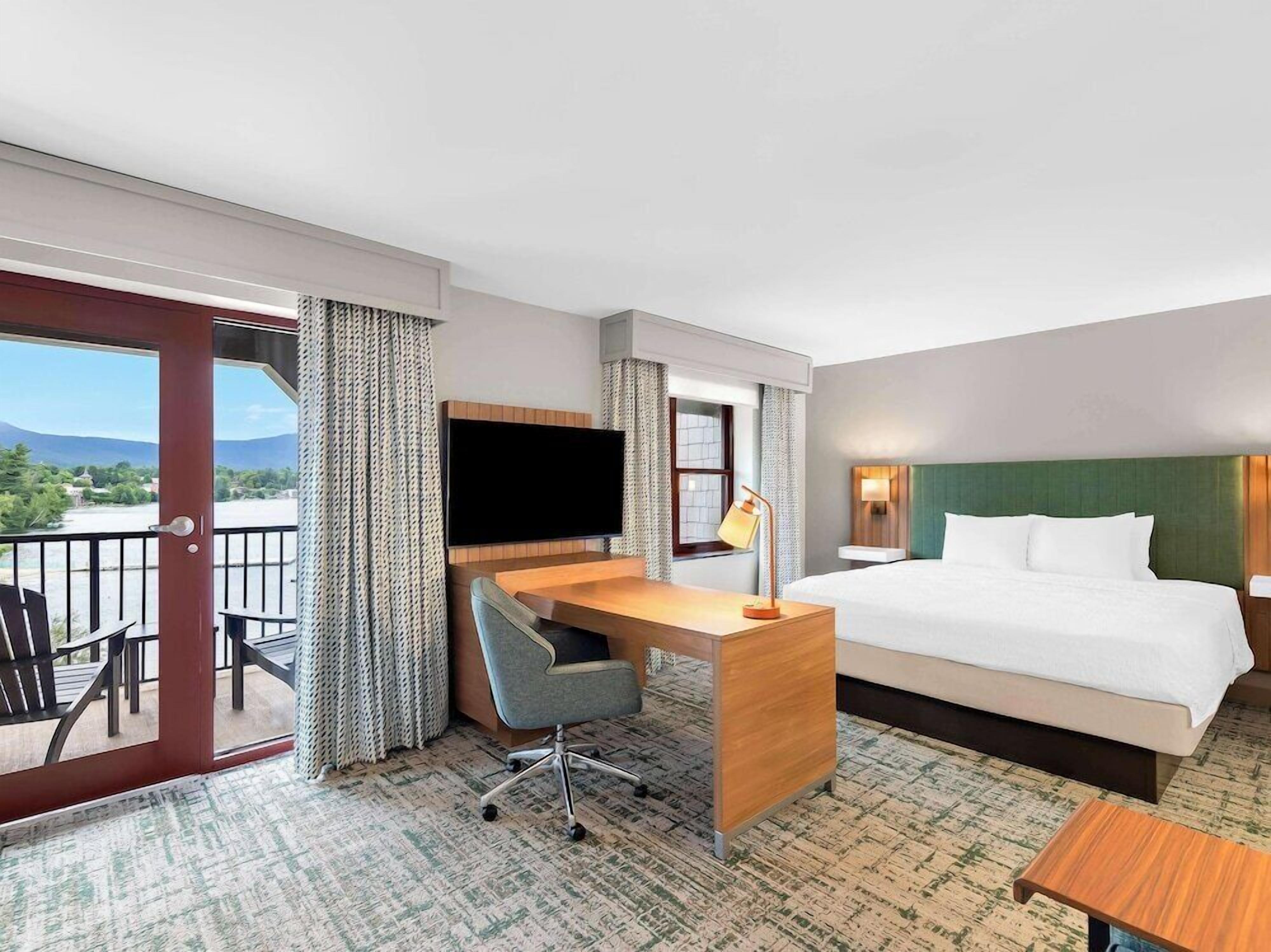 Premium bedding, in-room safe, desk, blackout curtains