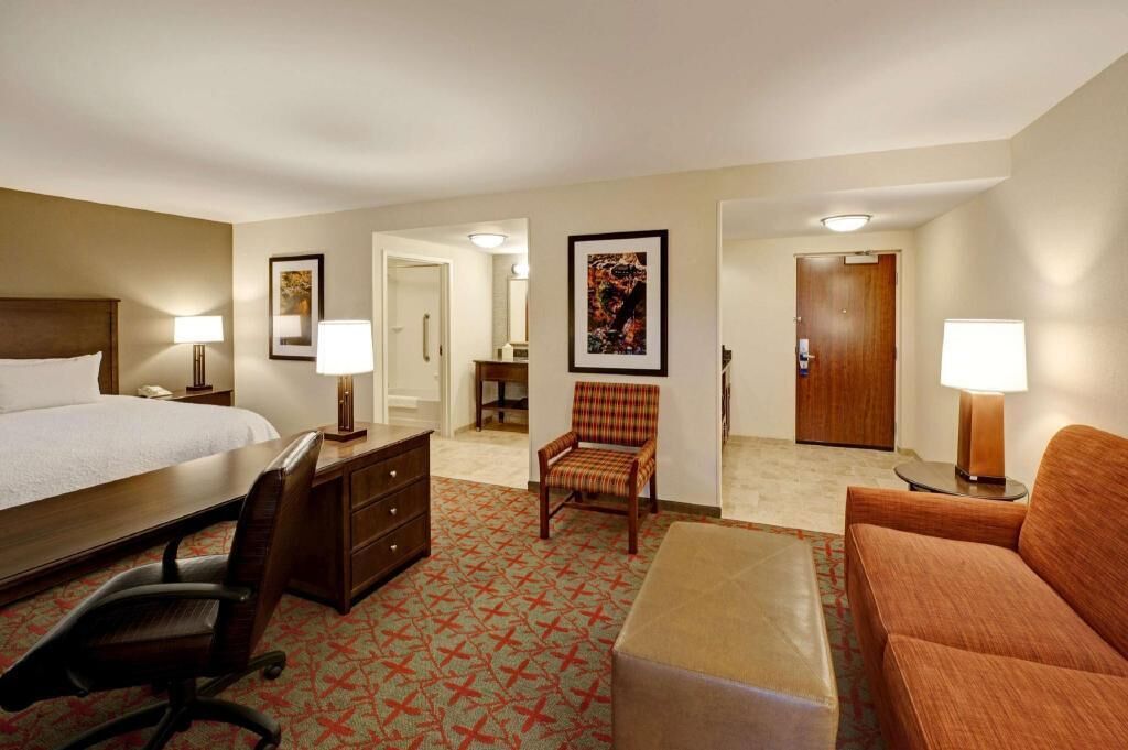 Premium bedding, in-room safe, desk, blackout curtains