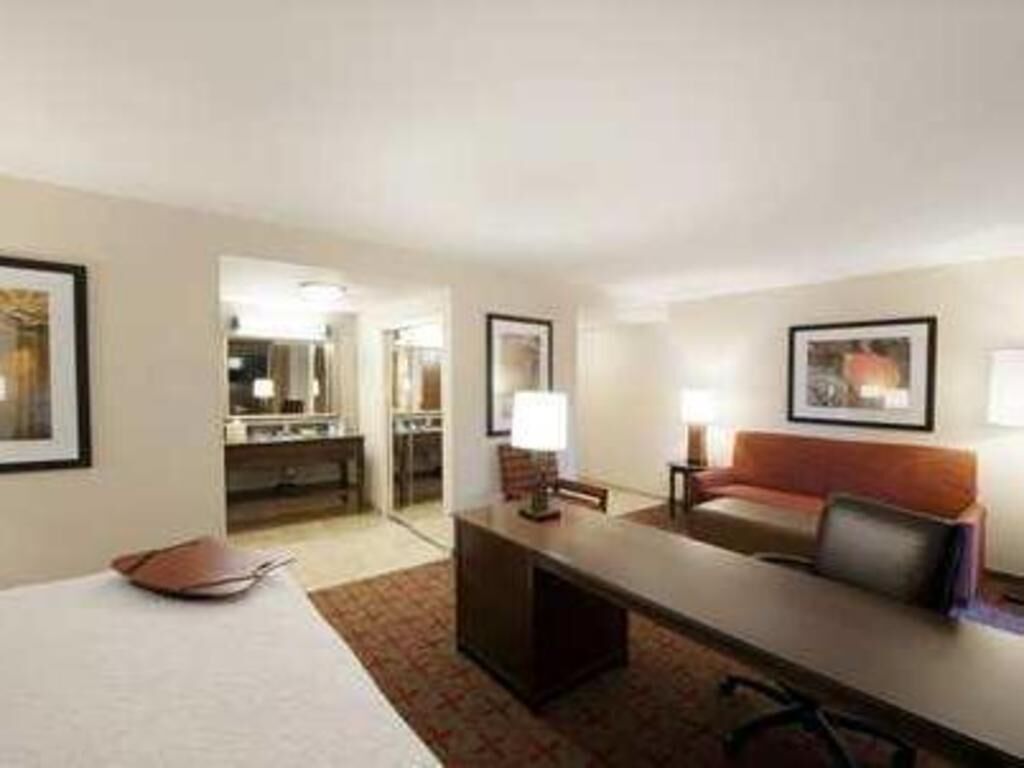 Premium bedding, in-room safe, desk, blackout curtains