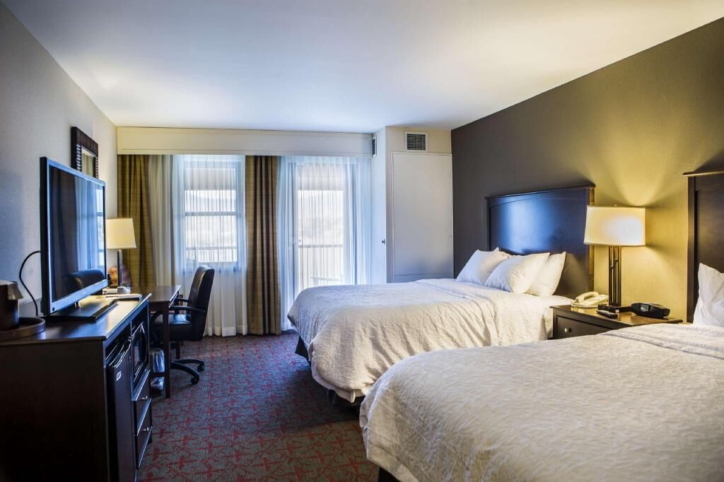 Premium bedding, in-room safe, desk, blackout curtains