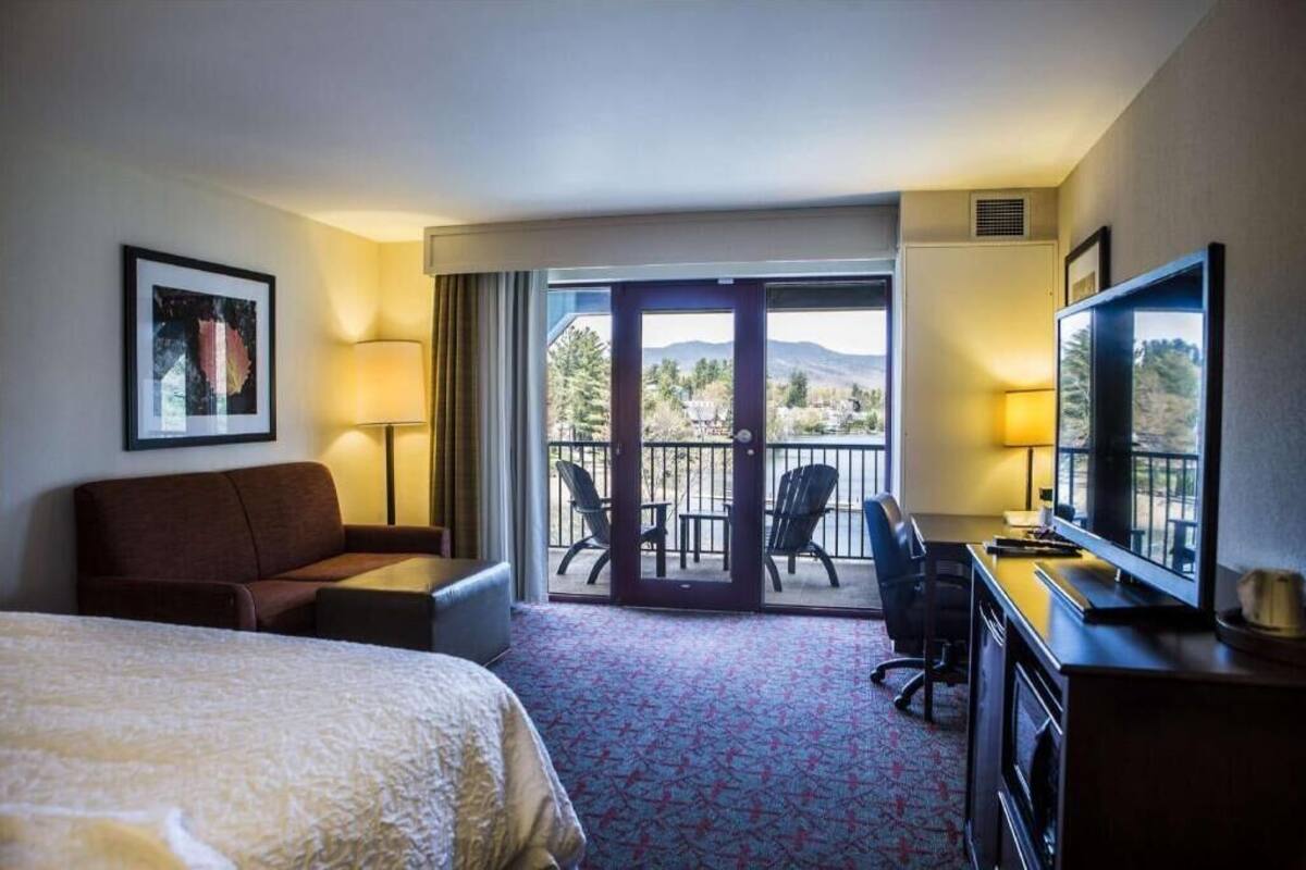 Premium bedding, in-room safe, desk, blackout curtains