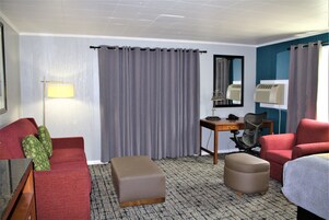 Deluxe Studio Suite, 1 King Bed with Sofa bed | Blackout drapes, iron/ironing board, free WiFi, bed sheets