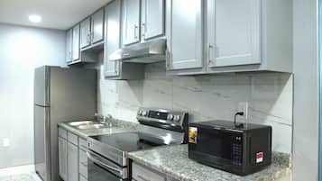 Superior Apartment | Private kitchen | Fridge, microwave