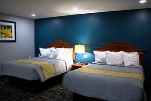 Deluxe Double Room - HavenPointe Inn & Suites (Scottsburg)