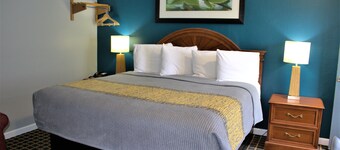 Hometowne Inn & Suites