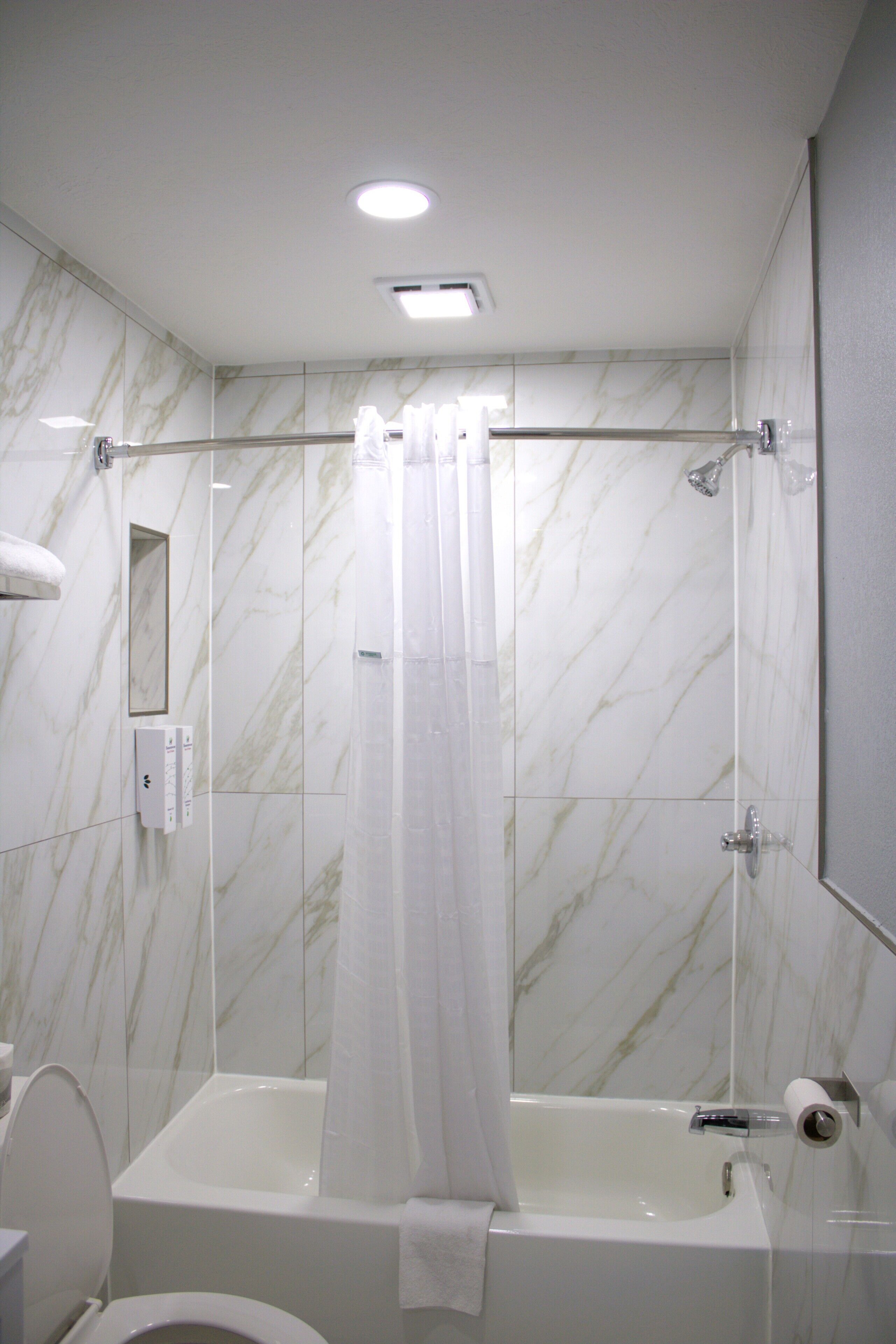 Deluxe Double Room | Bathroom