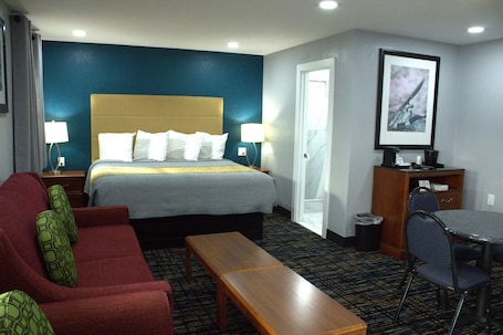 Superior-Apartment | Verdunkelungsvorhänge, Bügeleisen/Bügelbrett, kostenloses WLAN. HavenPointe Inn & Suites