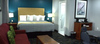 Hometowne Inn & Suites