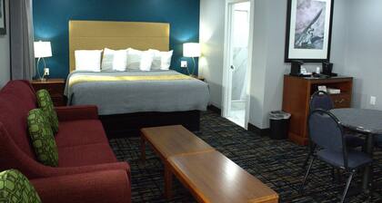 Hometowne Inn & Suites