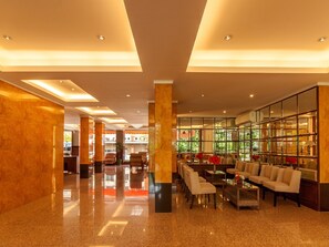 Coin salon dans le hall