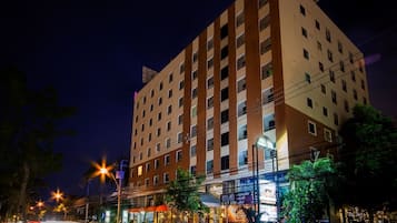 Façade de l’hébergement - soirée/nuit