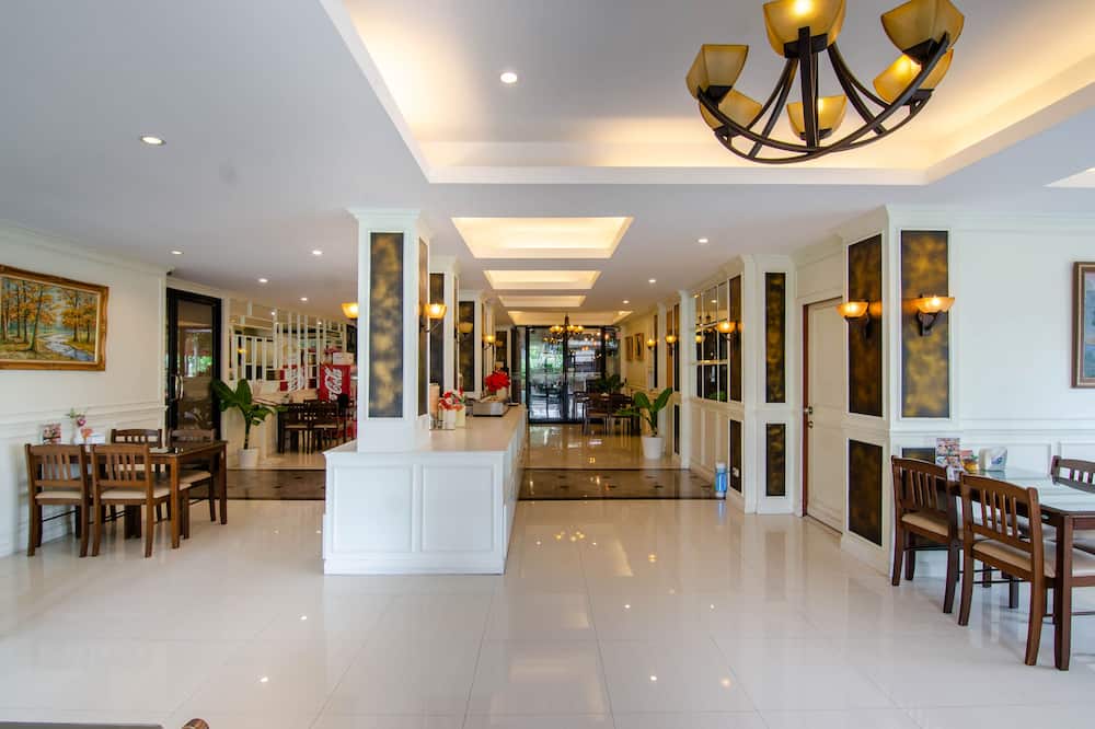 Tara Lake Hotel
