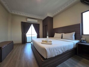 Grand Deluxe Double | Minibar, individually furnished, free cribs/infant beds, free WiFi - Tara Lake Hotel (Bangkok)