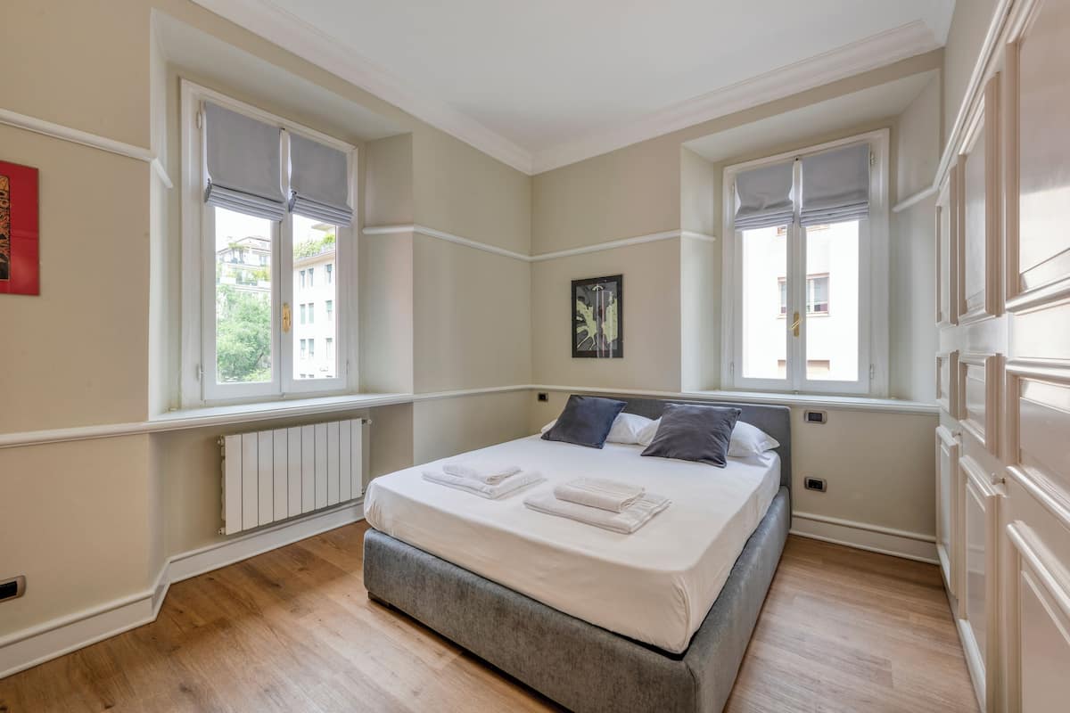 Suite Donizetti 2 ( Via Fatebenefratelli 30 ) | Premium bedding, minibar, in-room safe, individually furnished