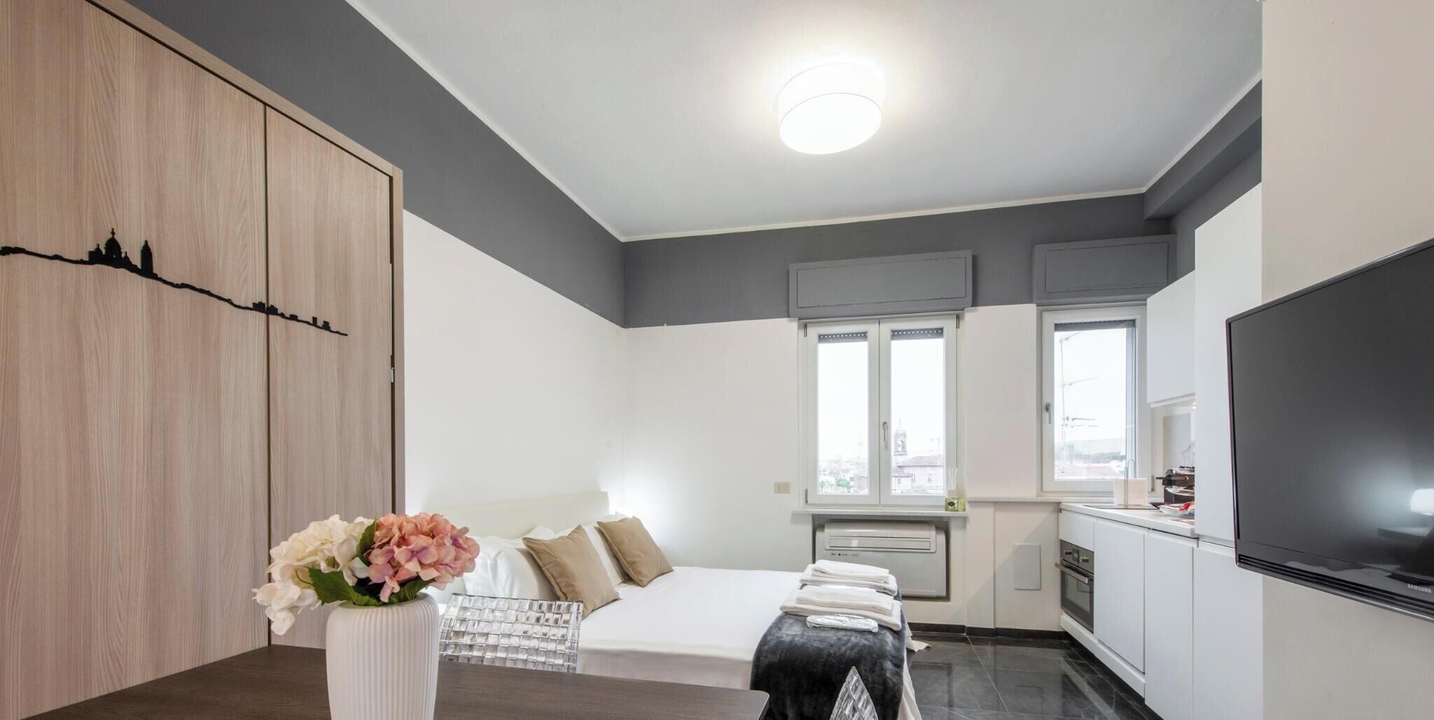 Suite Cavour ( Via Senato 37 ) | Premium bedding, minibar, in-room safe, individually furnished