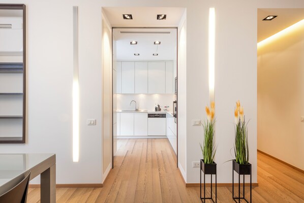 Suite Clotilde 2 ( Viale Monte Santo 10 ) | Living area | 40-inch LCD TV with satellite channels, TV - Milan Royal Suites & Luxury Apartments (Milan)