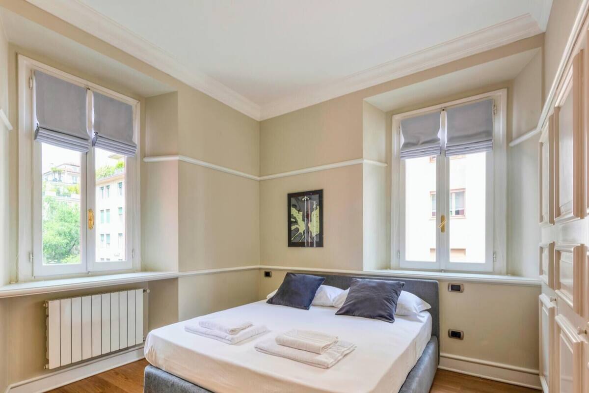 Suite Donizetti 2 ( Via Fatebenefratelli 30 ) | Ropa de cama de alta calidad, minibar, caja fuerte y escritorio