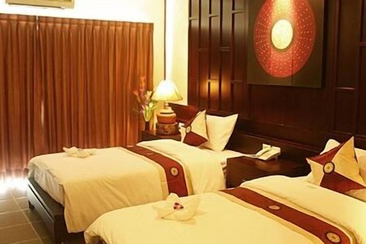 Superior Modern Room