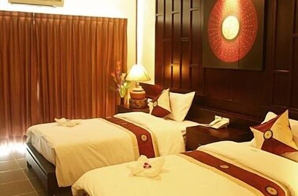 Superior Modern Room