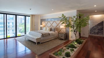 Ambassador Six Bedroom Suite | 3 bedrooms, in-room safe, individually decorated, individually furnished
