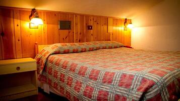 Con arredamento individuale, una scrivania, Wi-Fi gratuito, lenzuola