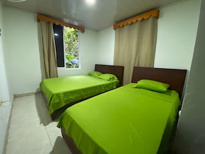 Maison Familiale, 2 chambres, accessible aux personnes à mobilité réduite, côté jardin
