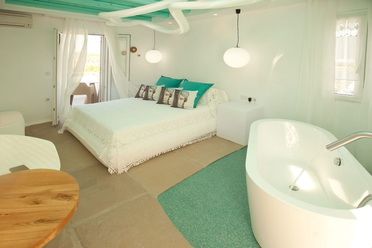Junior Suite, Sea View (for 2) | 1 bedroom, minibar, desk, soundproofing