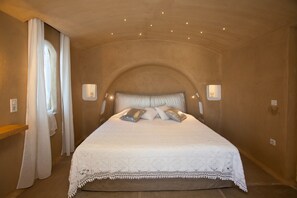Executive Suite, Private Pool | Minibar, desk, soundproofing, iron/ironing board - Golden Sun Hotel (Naxos)