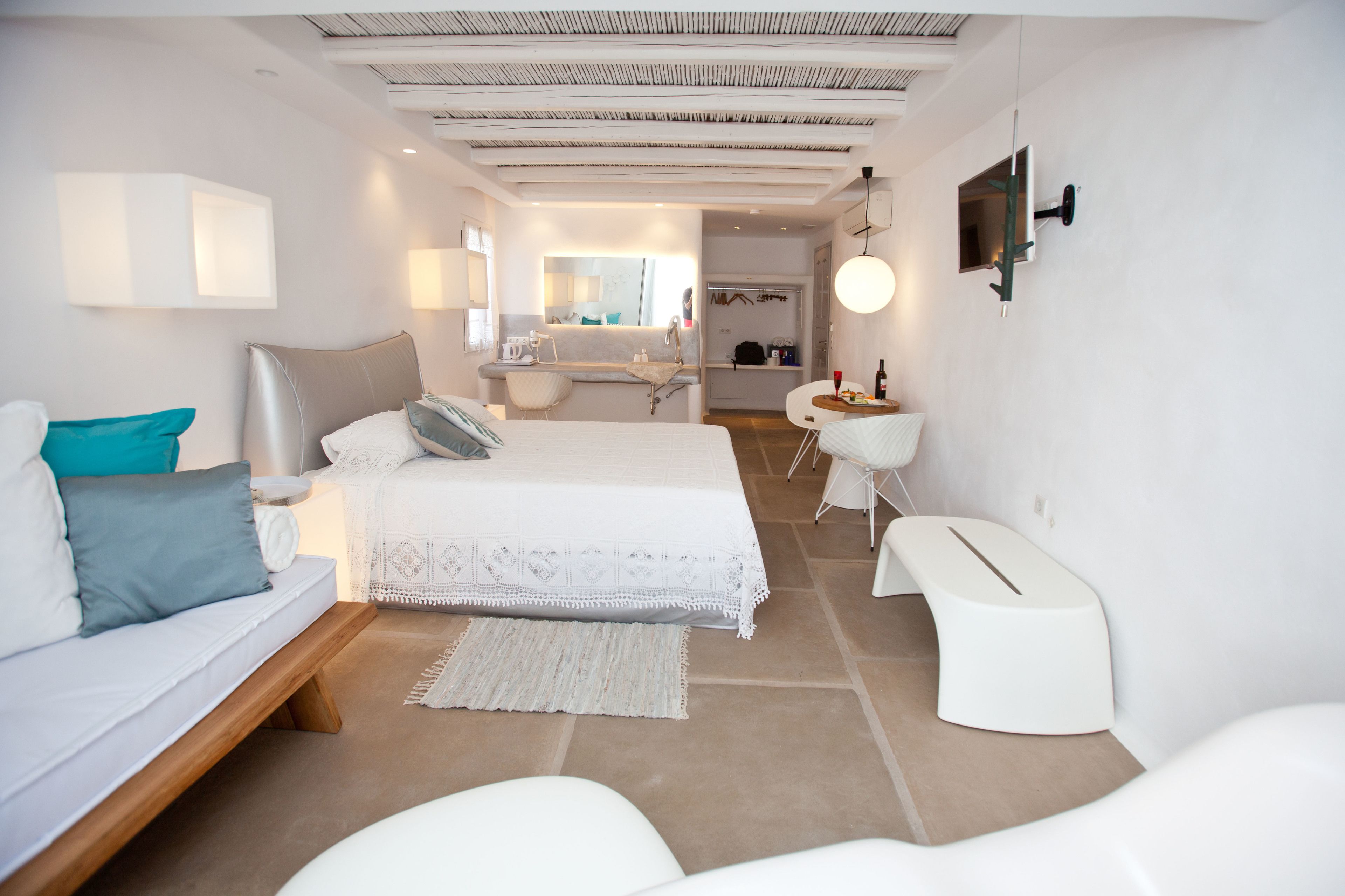 Studiosuite – honeymoon, spabadekar | Minibar, skrivebord, lydisolert og strykejern/-brett