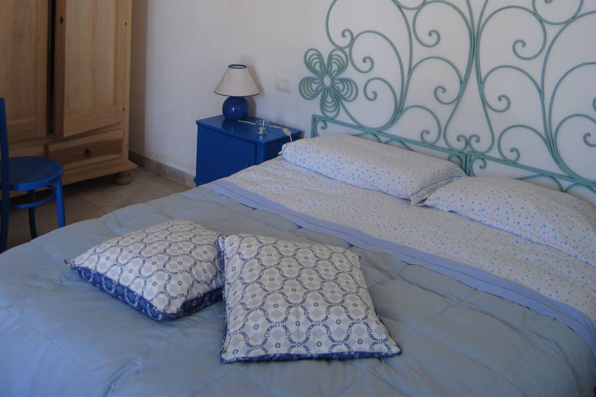 Quarto luxo | Berços (sobretaxa), camas extras/dobráveis (sobretaxa)