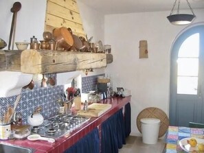 Café da manhã completo grátis todos os dias