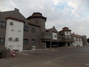 Front of property - Sierra Square Hotel (Randburg)
