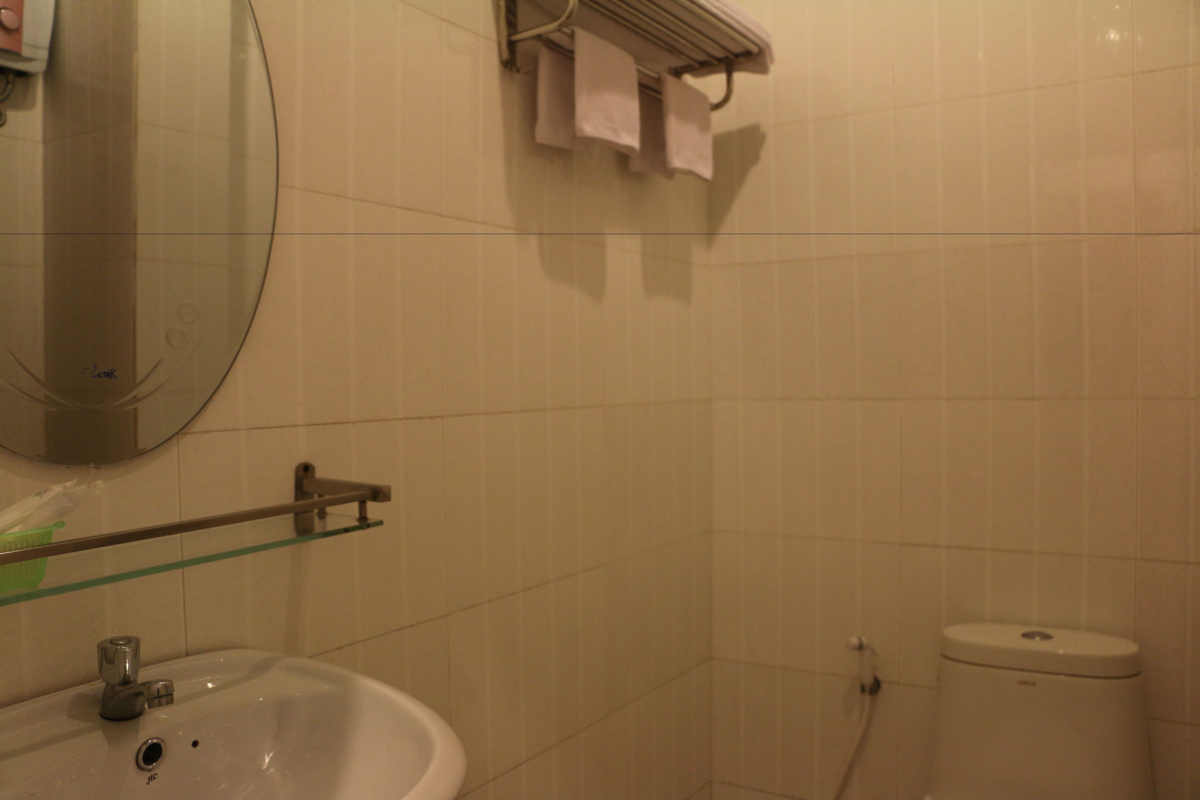 standard single room, 1 bedroom | bathroom | shower, hair dryer, slippers, towels
